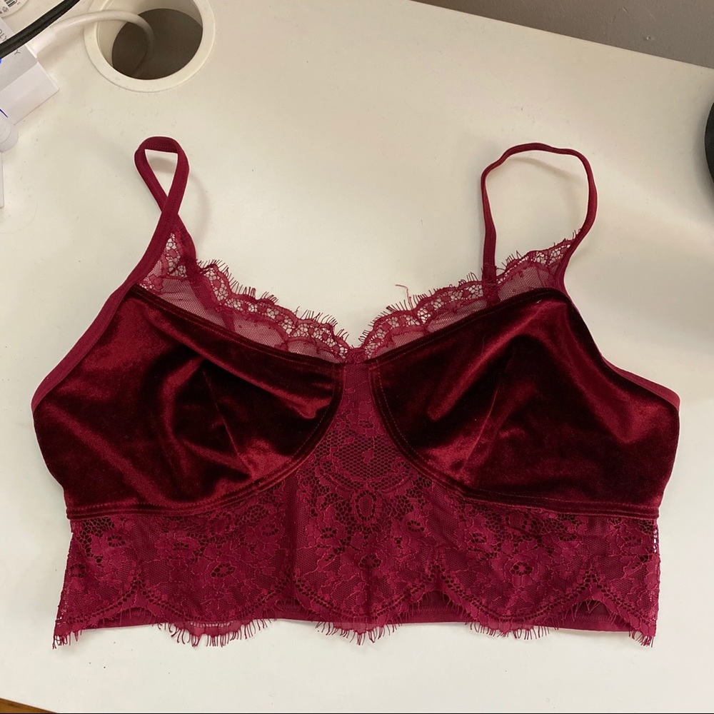 Maroon Love, Mar Brallette